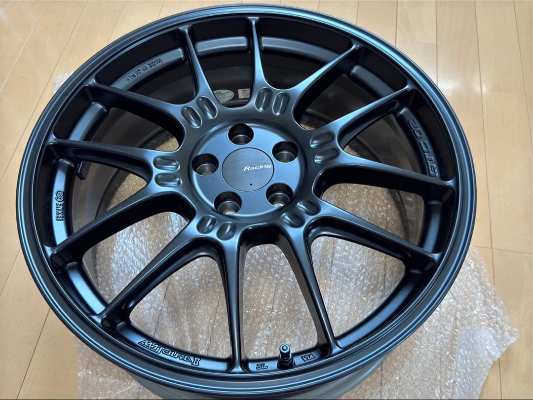 未使用品 ENKEI エンケイ GTC02 18インチ 4本セット