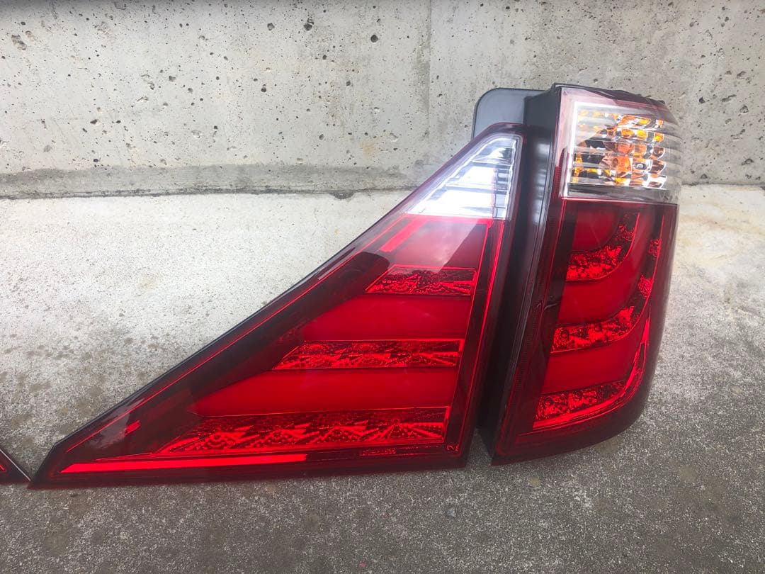 トヨタ．アルファード．ヴェルファイア20後期,ファイバーLEDテールランプ