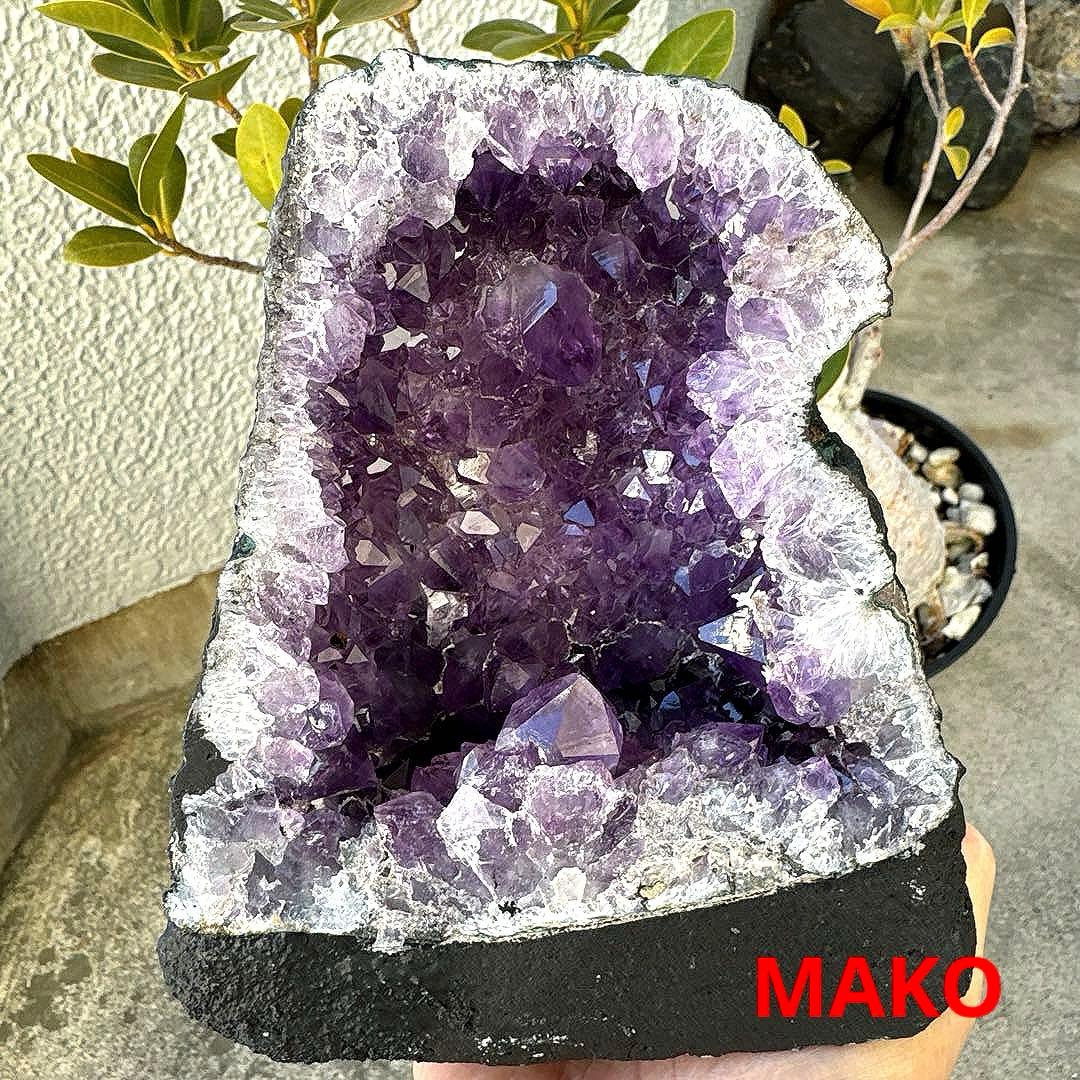 M1886☆アメジストドーム1.9Kg☆ウルグアイ産☆天然石☆N60104-A