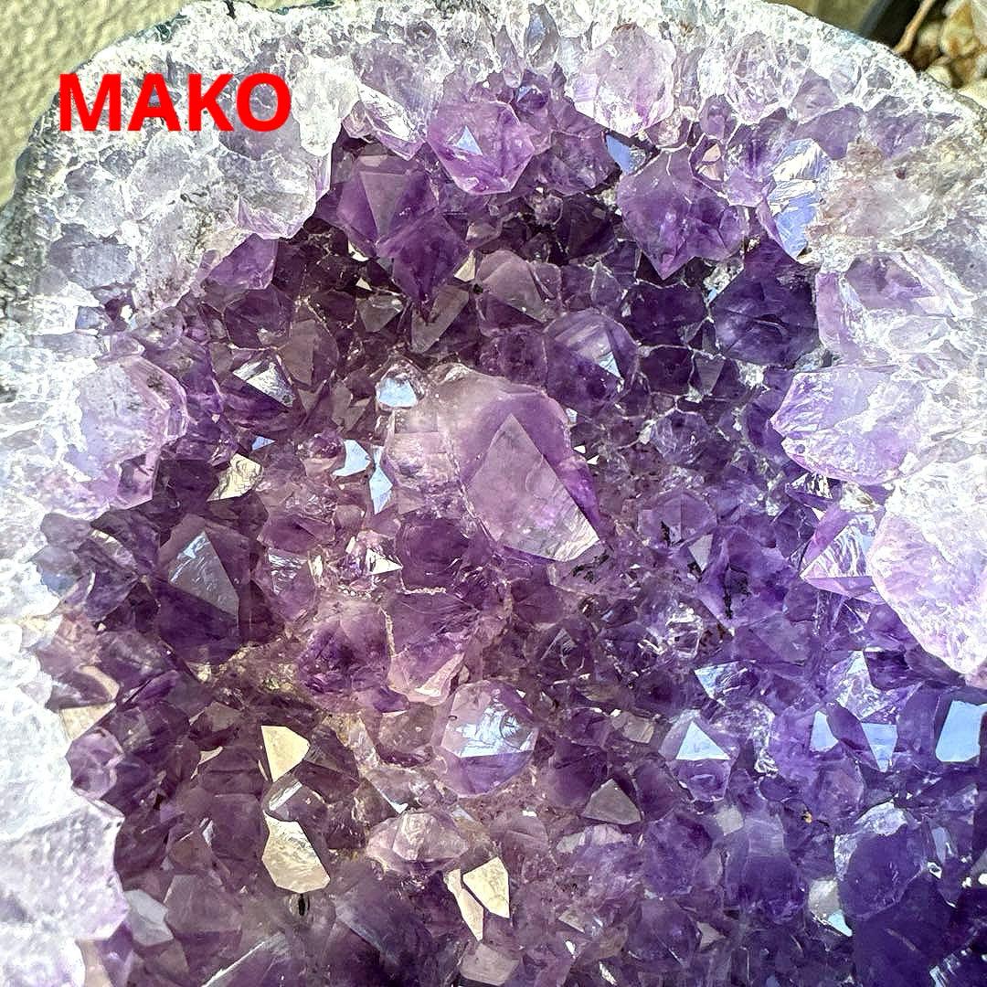 M1886☆アメジストドーム1.9Kg☆ウルグアイ産☆天然石☆N60104-A