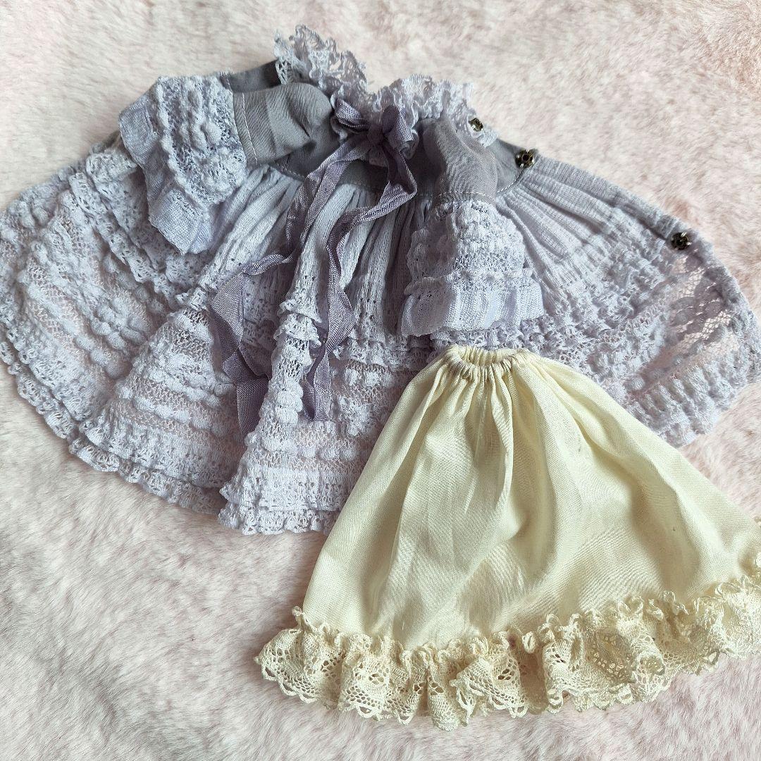 ララ ブライス アウトフィット