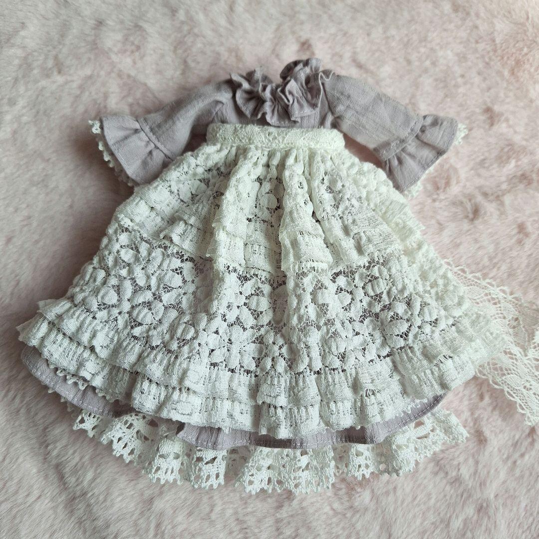 ララ ブライス アウトフィット