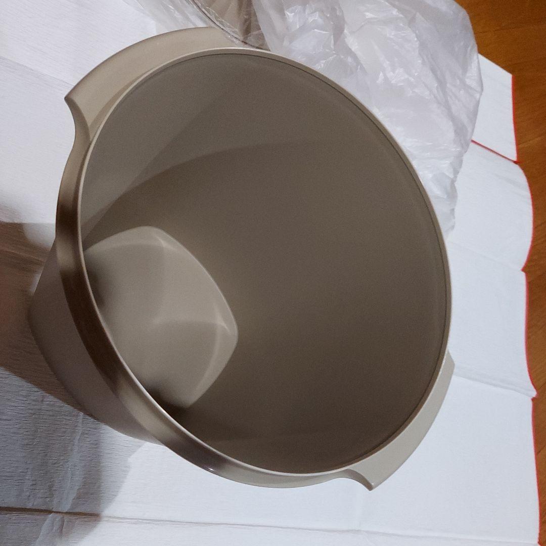 タッパーウェアフタ付きプラスチック保存容器 直径28cm