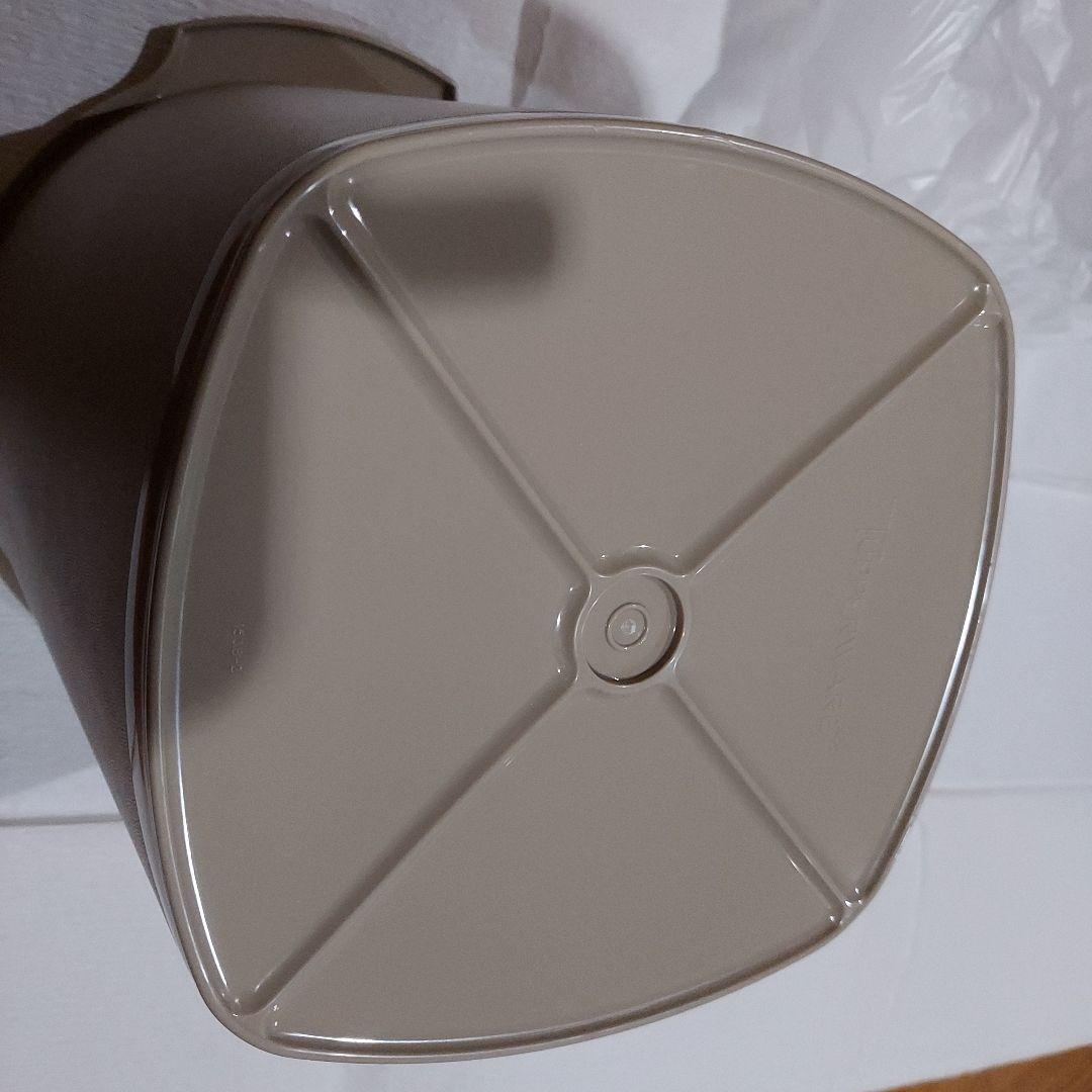 タッパーウェアフタ付きプラスチック保存容器 直径28cm