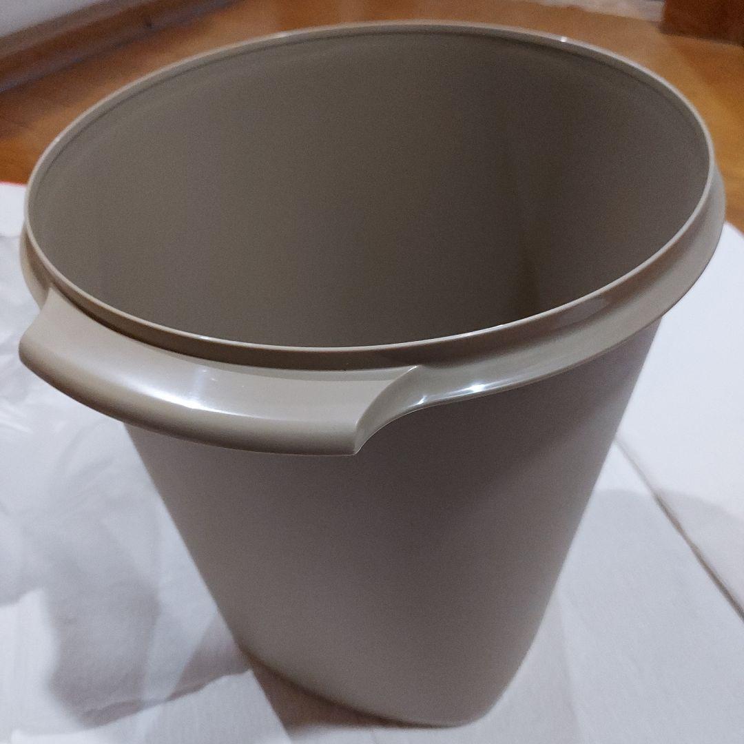 タッパーウェアフタ付きプラスチック保存容器 直径28cm