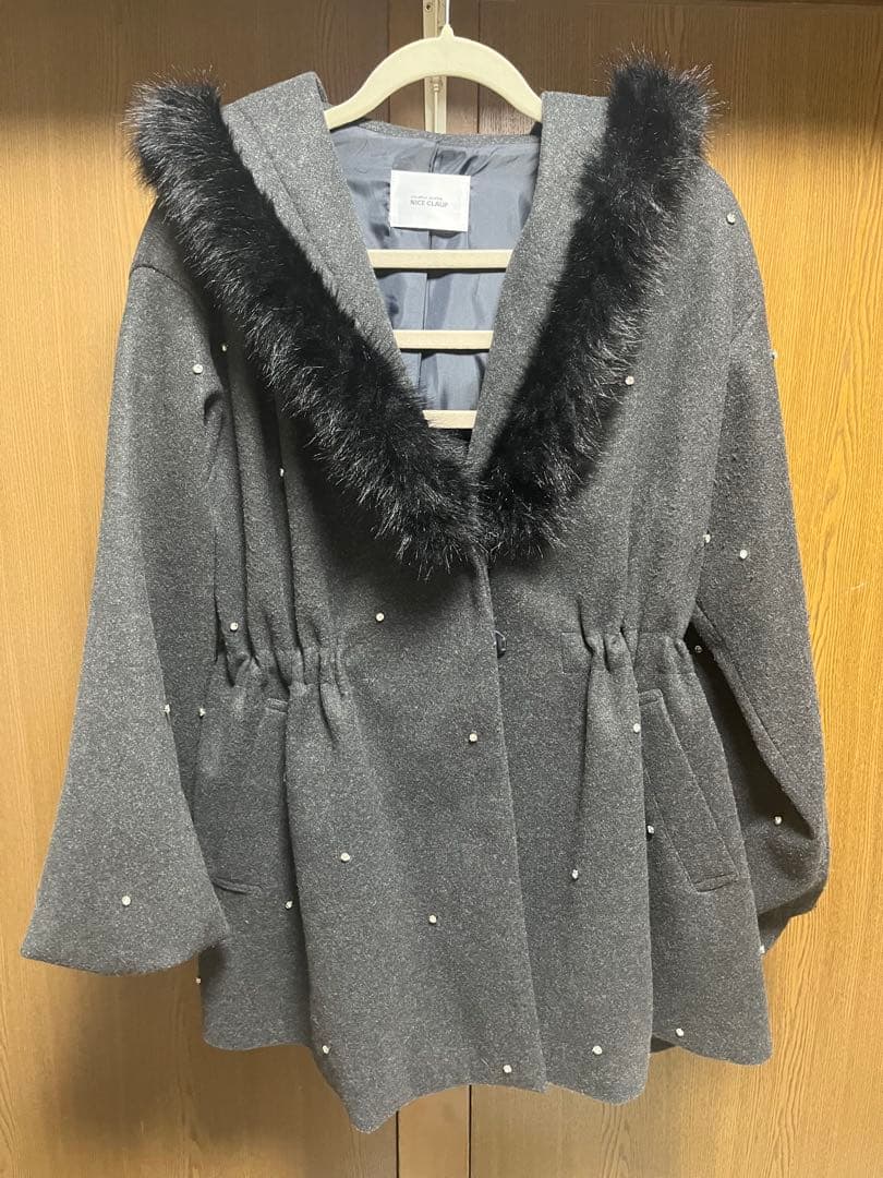 NICE CLAUP ナイスクラップ フードフェイクファービジューミドルコート