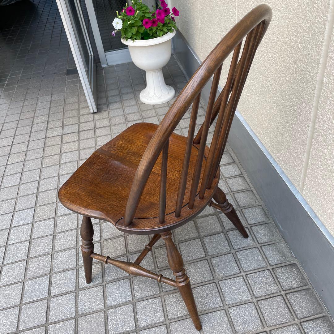 木製スピンドルバックダイニングチェア