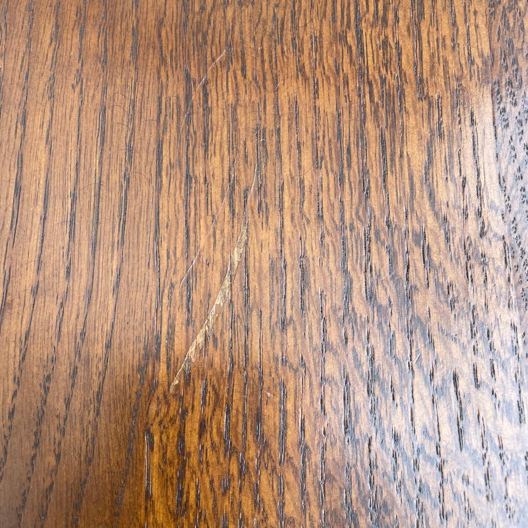 木製スピンドルバックダイニングチェア