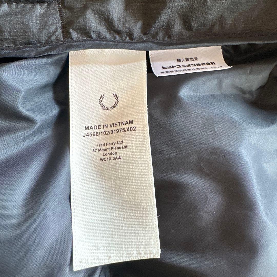 フレッドペリー　ブラック　ダウンベストM