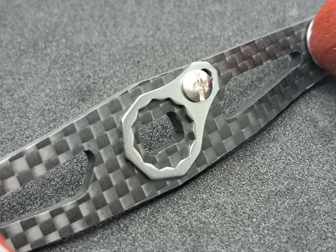 カーボンハンドルノブセット　ダイワ/シマノ対応　全長95mm軸間85mm