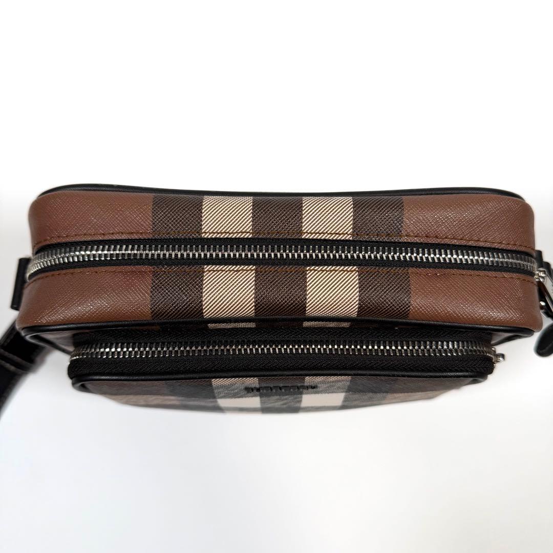 【未使用に近い】【現行】バーバリー　パディバッグ　チェック柄　PVC ブラウン