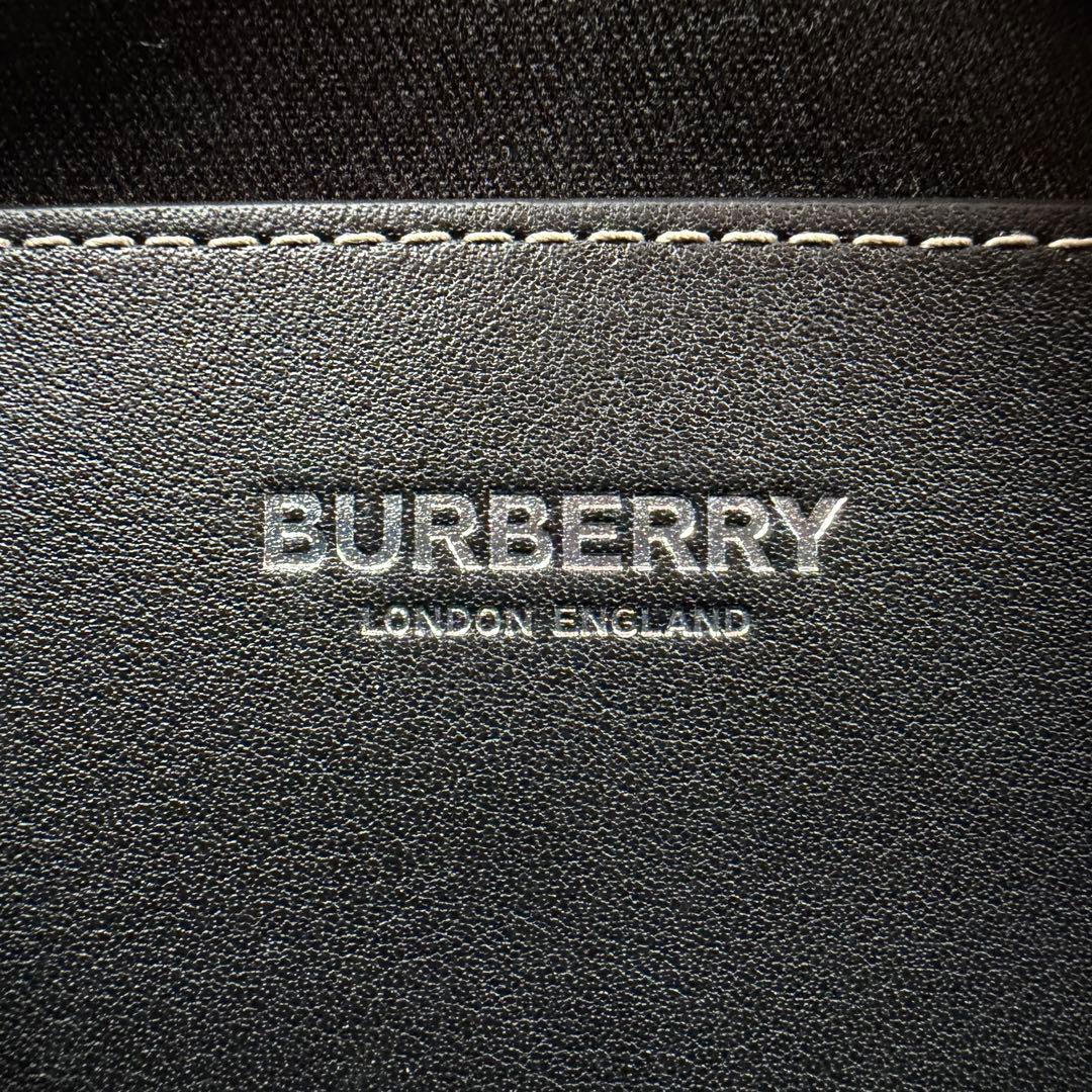 【未使用に近い】【現行】バーバリー　パディバッグ　チェック柄　PVC ブラウン