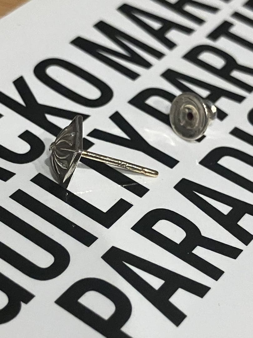 CHROME HEARTS ピラミッド スタッド ピアス