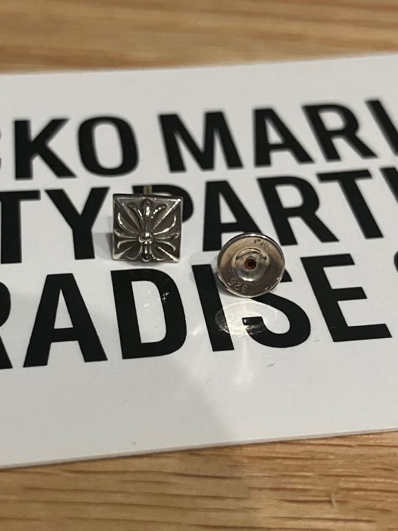 CHROME HEARTS ピラミッド スタッド ピアス