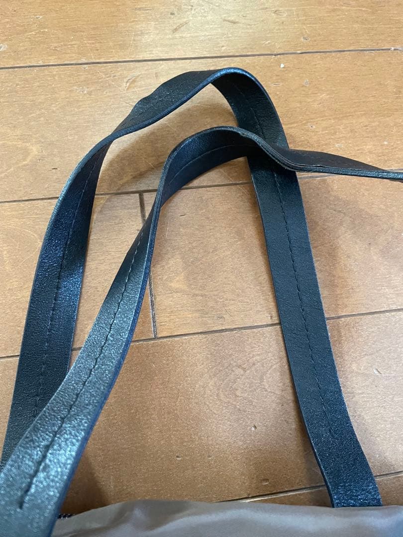 プラダ　トートバッグ　チャコールグレー