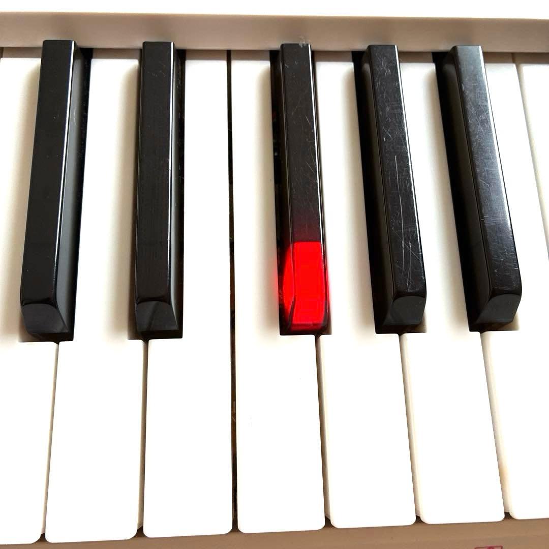 【良品】CASIO電子ピアノLK-121 61鍵 光ナビゲーション電子キーボード