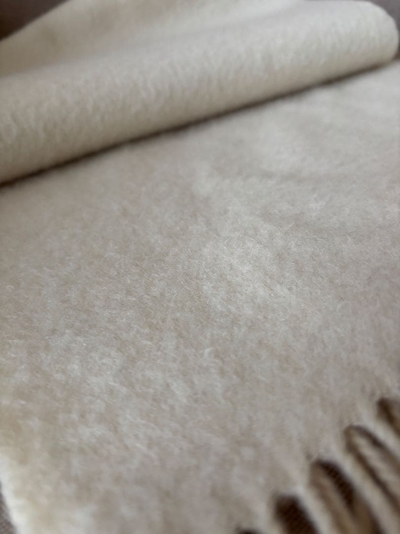 バーバリー BURBERRY カシミヤ ロゴ刺繍マフラー ホワイト