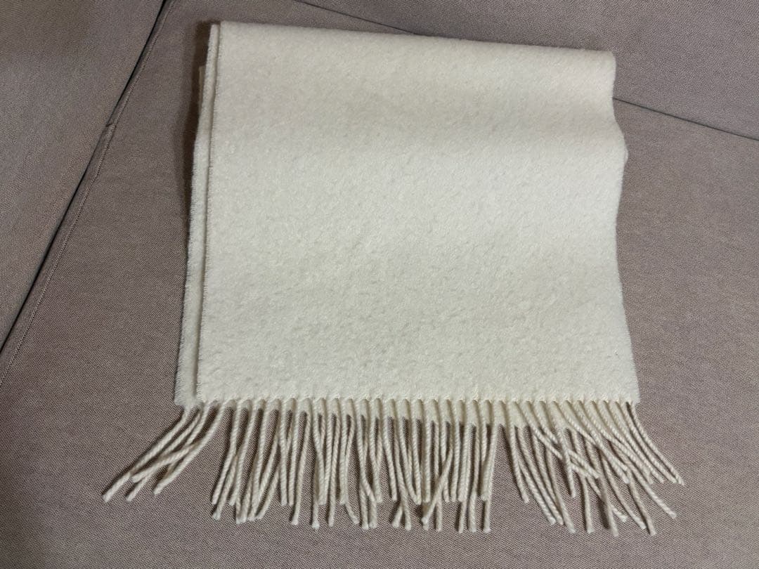 バーバリー BURBERRY カシミヤ ロゴ刺繍マフラー ホワイト