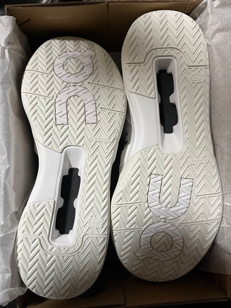 On The Roger テニスシューズ ホワイト