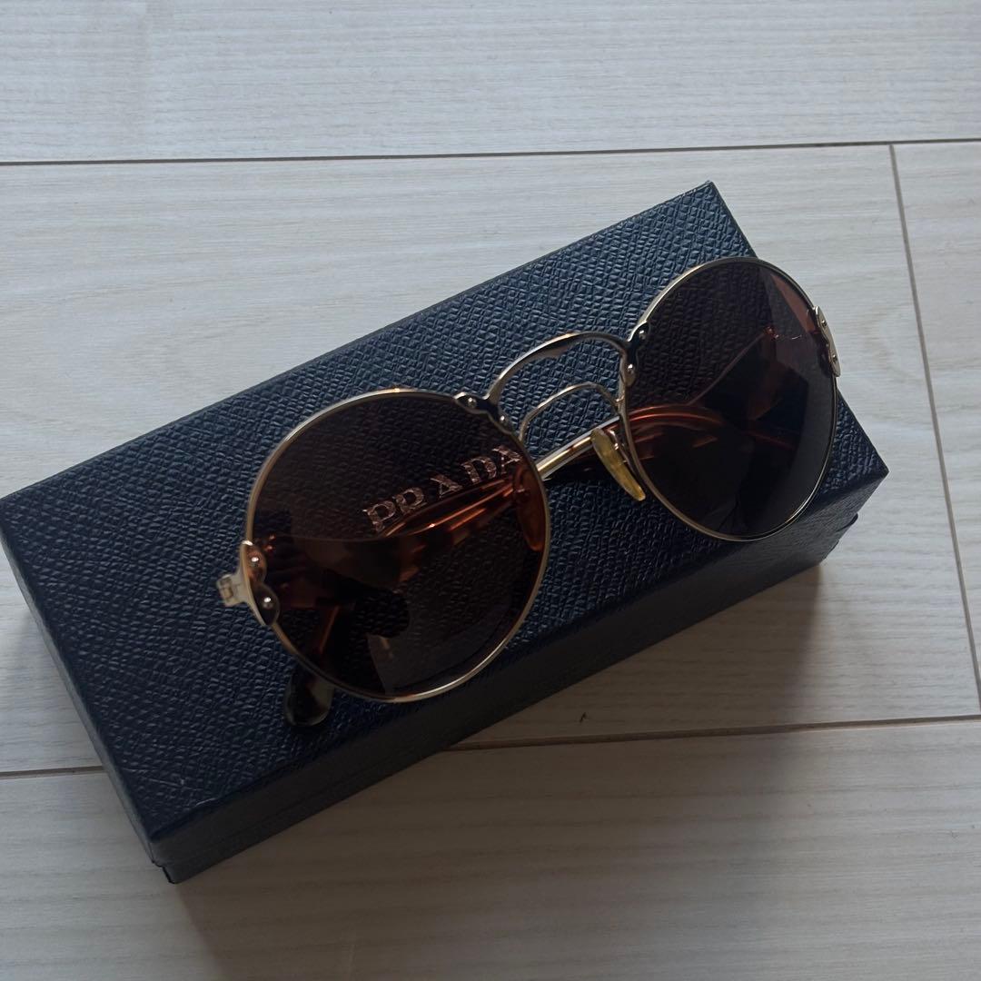 リトルグリーンメン　HYDE着用 プラダ サングラス 完売品