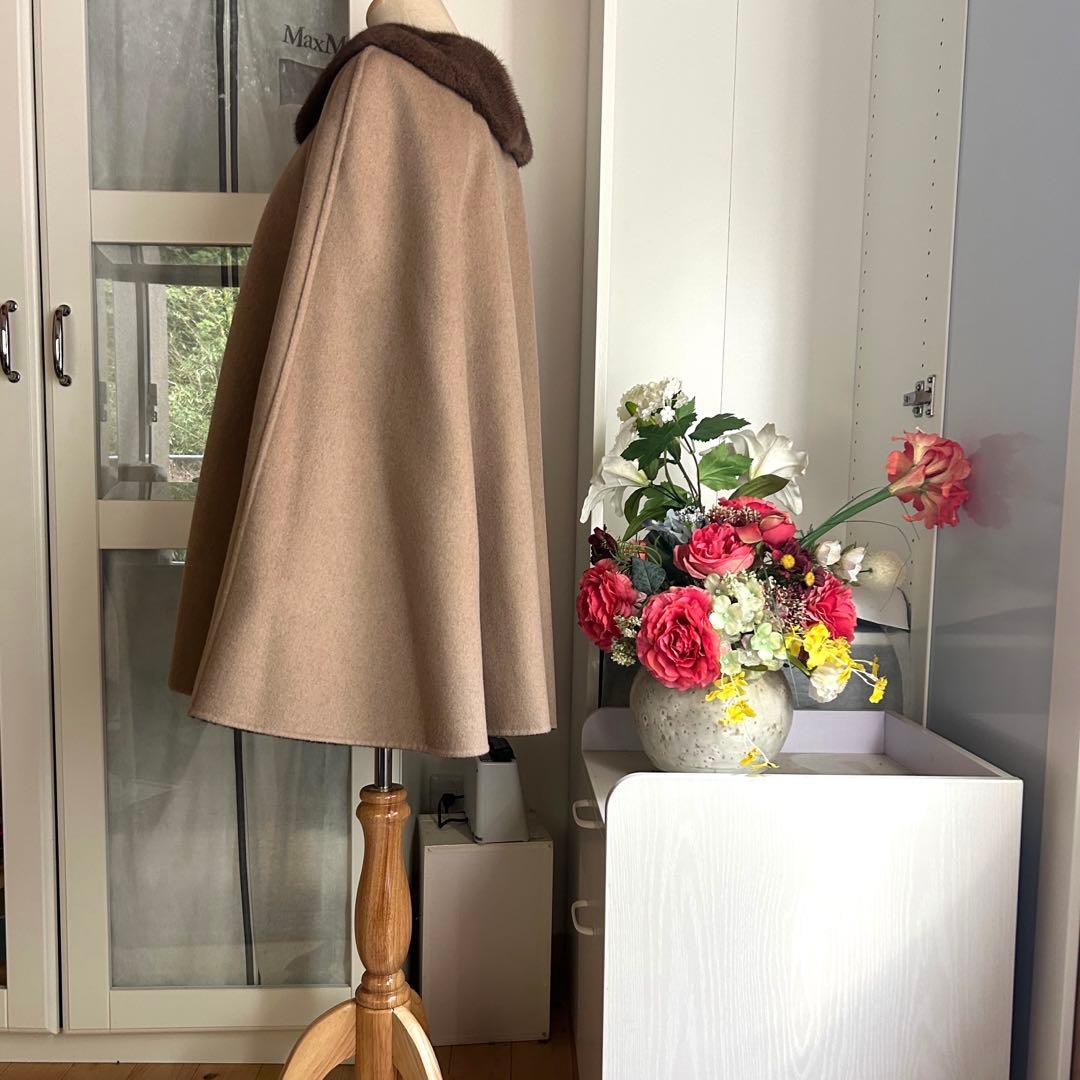 ほぼ未使用　2023〜2024年　フォクシーカシミヤ100%ミンクファーポンチョ