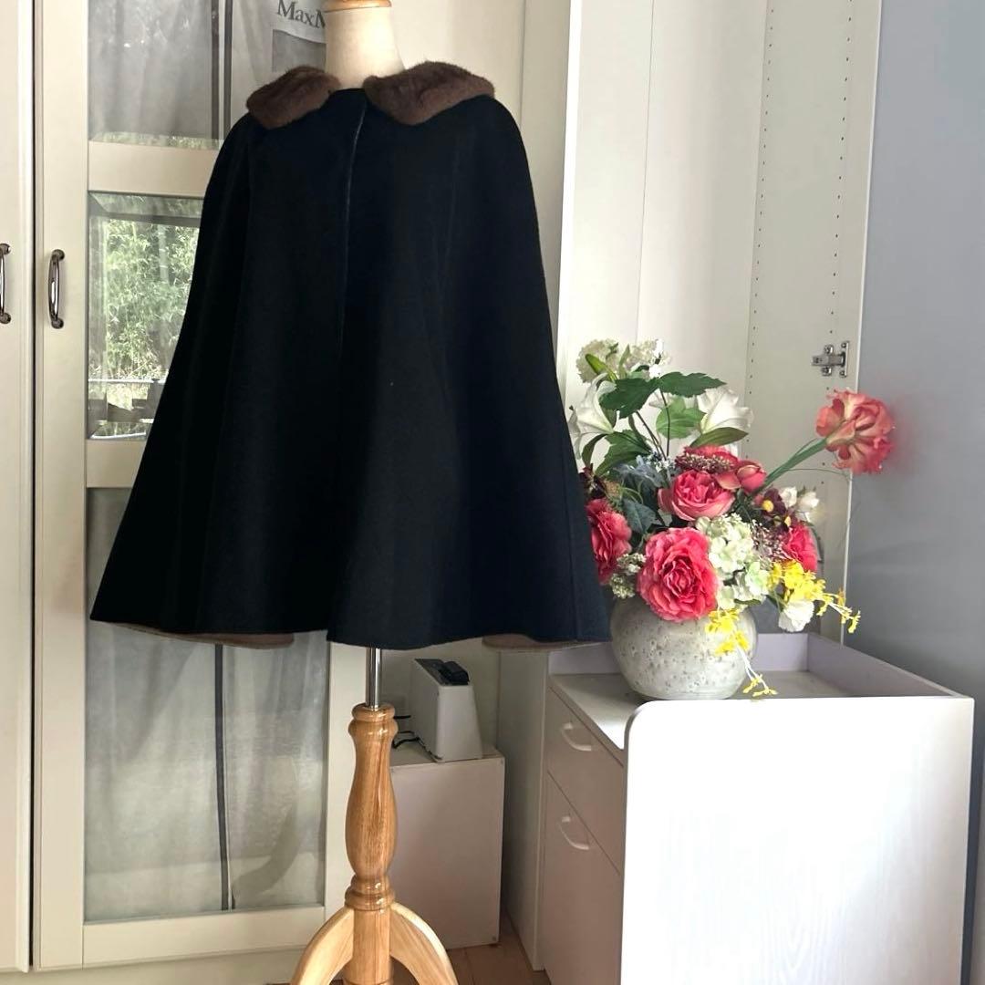 ほぼ未使用　2023〜2024年　フォクシーカシミヤ100%ミンクファーポンチョ