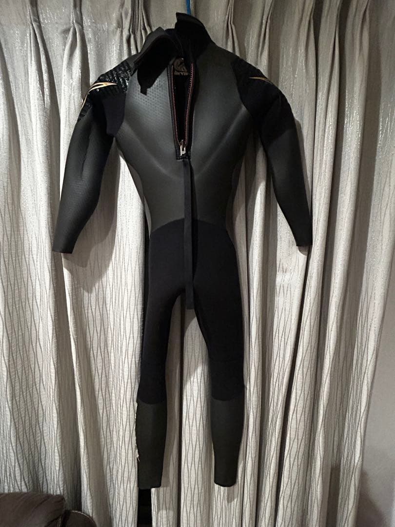 crystaldreamショートボードとウエットスーツ