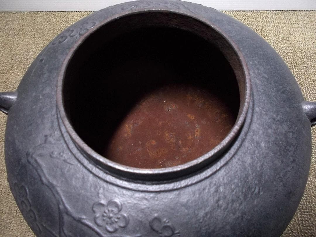 茶道具 鉄鋳物 茶釜 未使用五徳 風炉 桜地紋 底瓦 送料込み