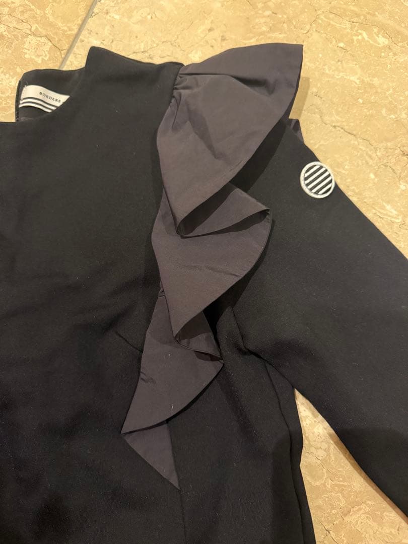 ボーダーズアットバルコニーフリル長袖トップス