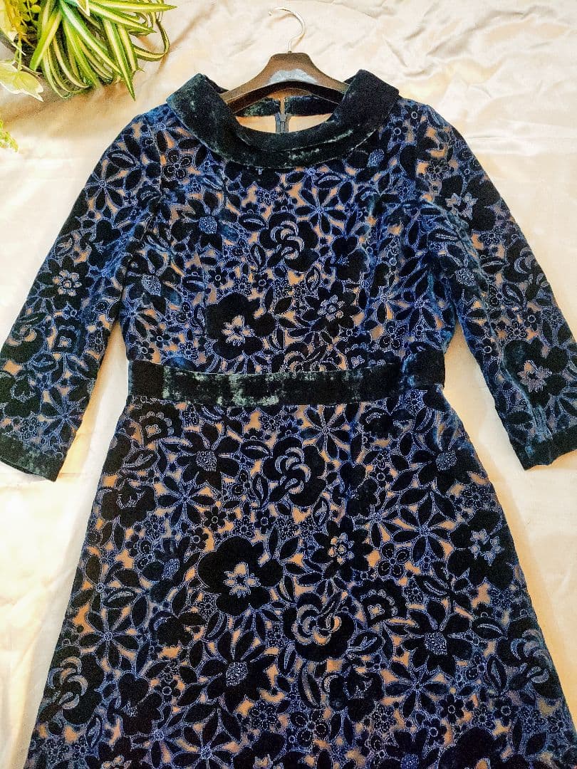 ✩.*˚秋篠宮家デザイナー✩.*˚高級で正統派ローブデコルテ ベルベットワンピ