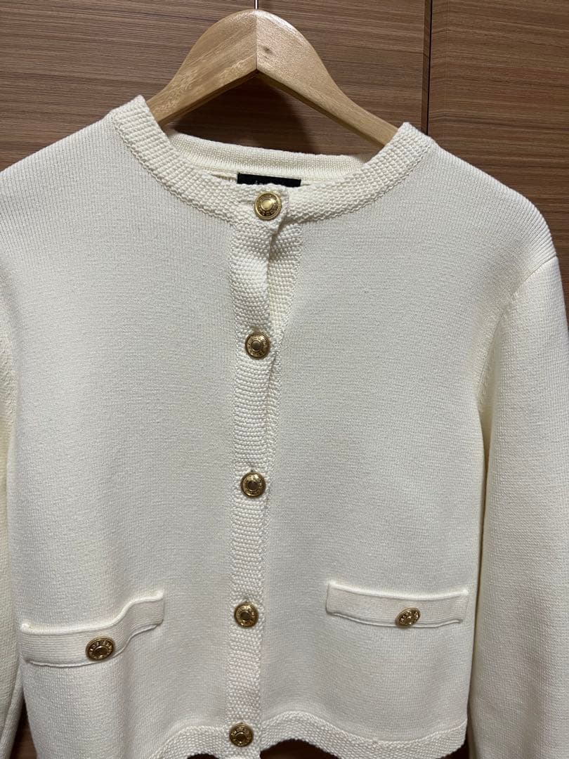アニュアンス　オリジナルボタン　ノーカラーニットジャケット