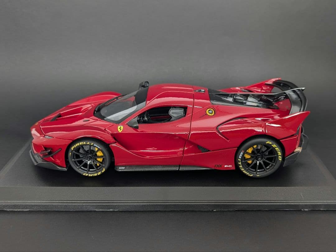 ブラーゴ 1/18 フェラーリ FXX K EVO メタリックレッド
