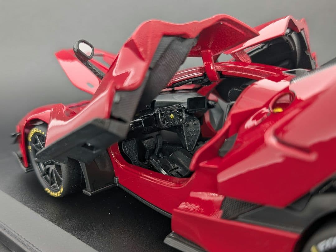ブラーゴ 1/18 フェラーリ FXX K EVO メタリックレッド