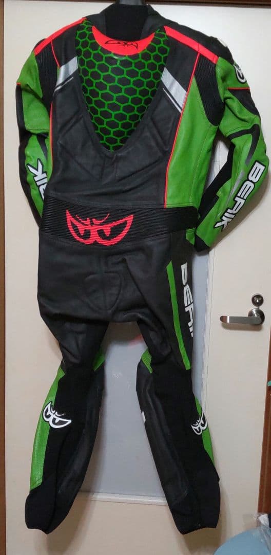 リン☆ベリック(52・XL)最高位レーシングスーツ川崎カワサキ☆新品タグ付