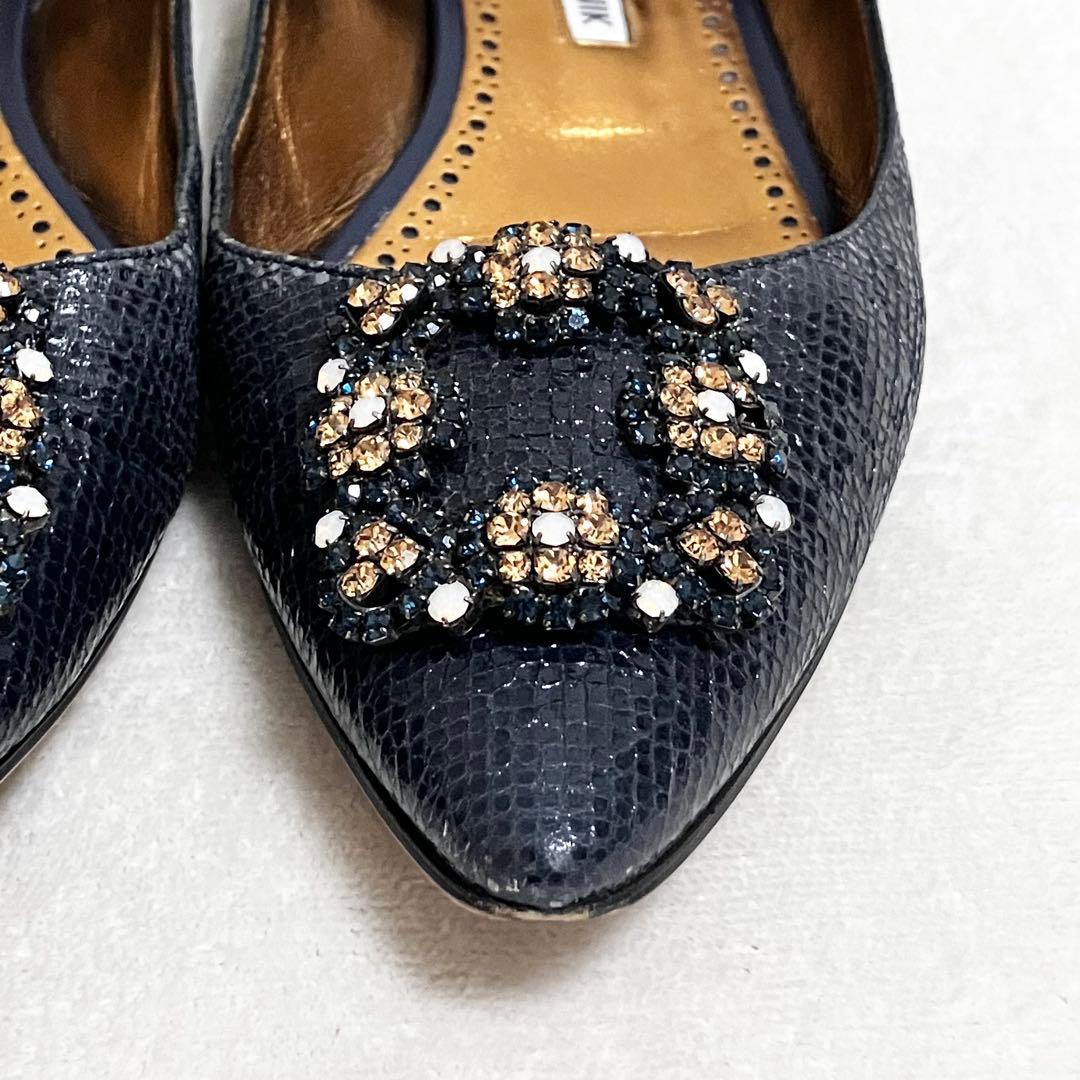 ★美品★マノロブラニク　パンプス　ハンギシ　ビジュー　ネイビー　38 フラット