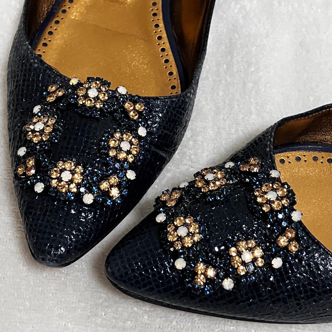 ★美品★マノロブラニク　パンプス　ハンギシ　ビジュー　ネイビー　38 フラット