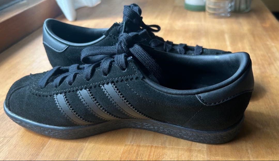 adidas STADT アディダス　シュタット　スニーカー