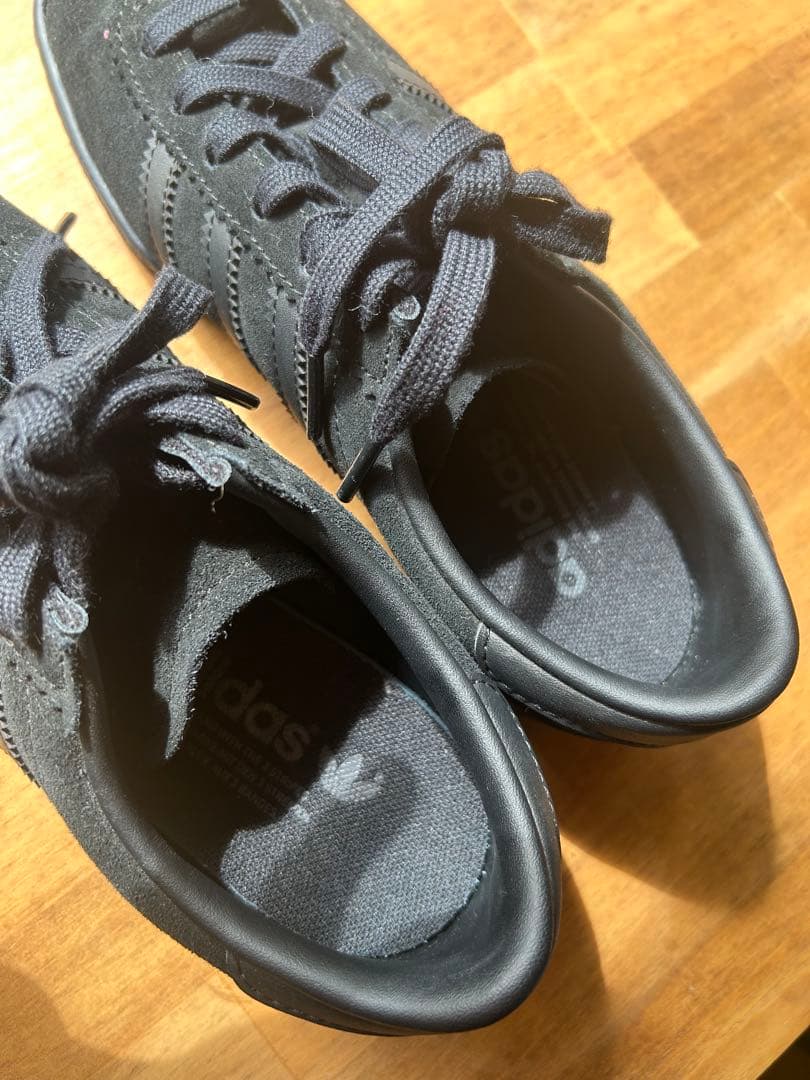 adidas STADT アディダス　シュタット　スニーカー