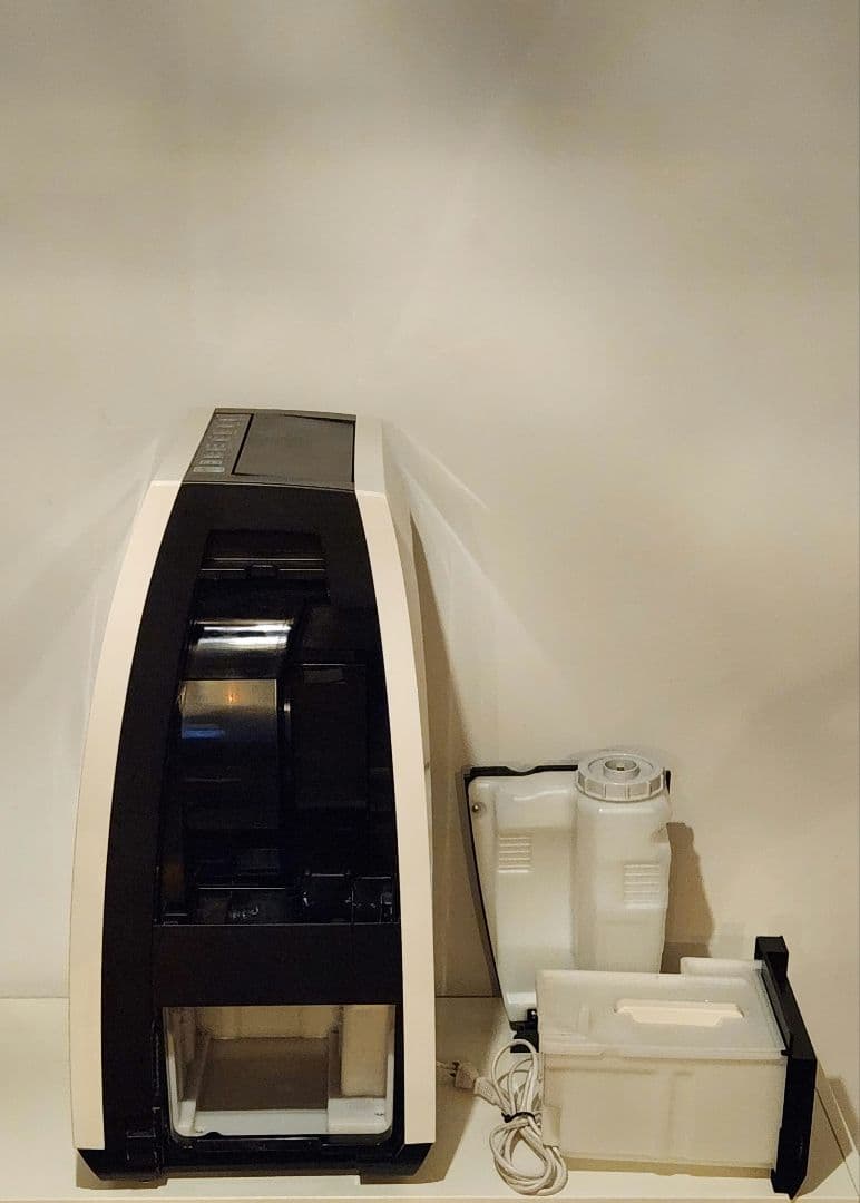 SHARP シャープ 除加湿空気清浄機 KC-HD70-W 2018年製