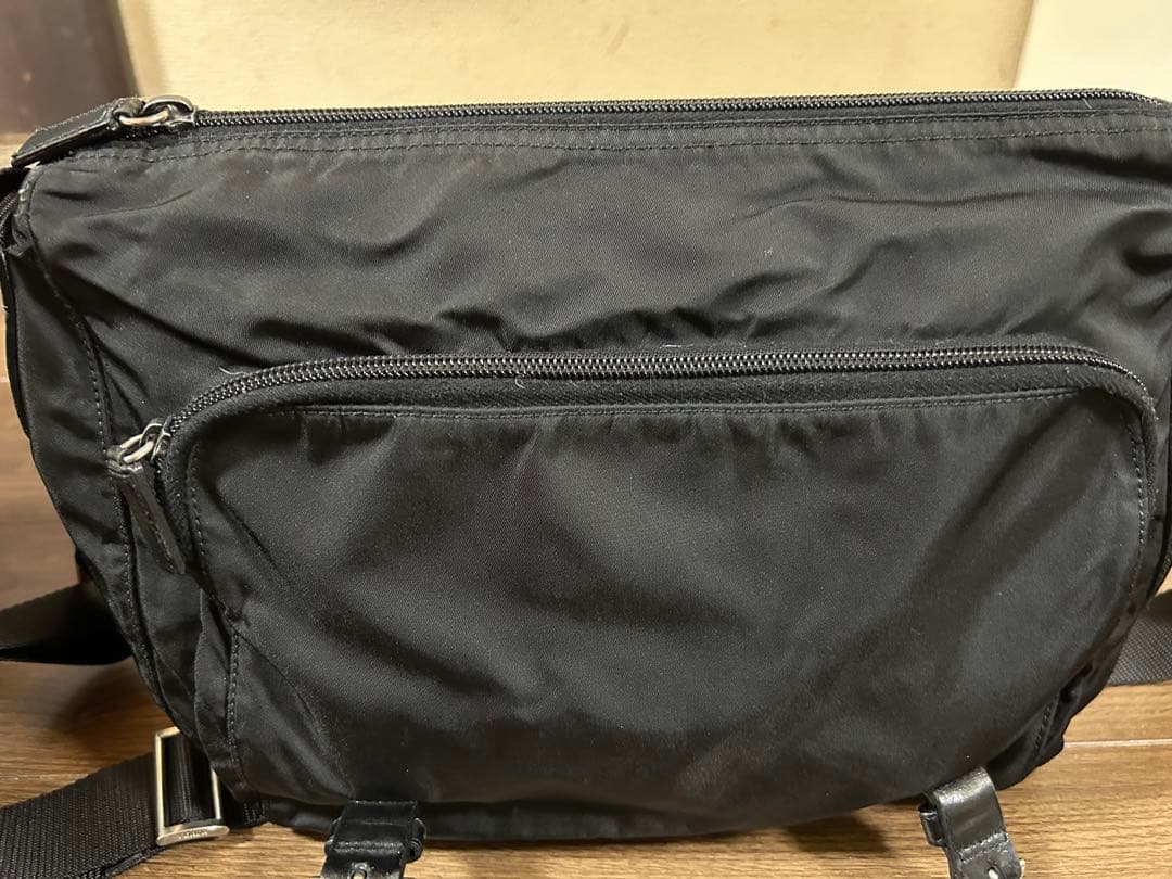 プラダ ショルダーバッグ