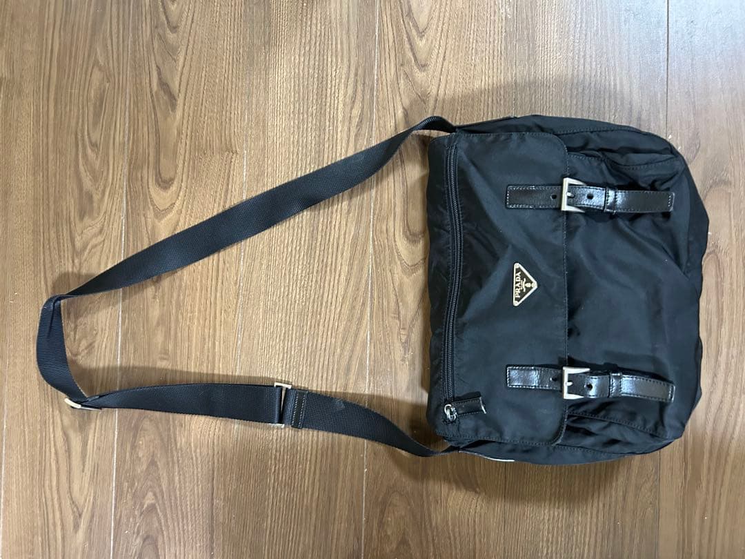 プラダ ショルダーバッグ