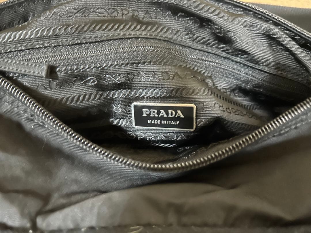 プラダ ショルダーバッグ