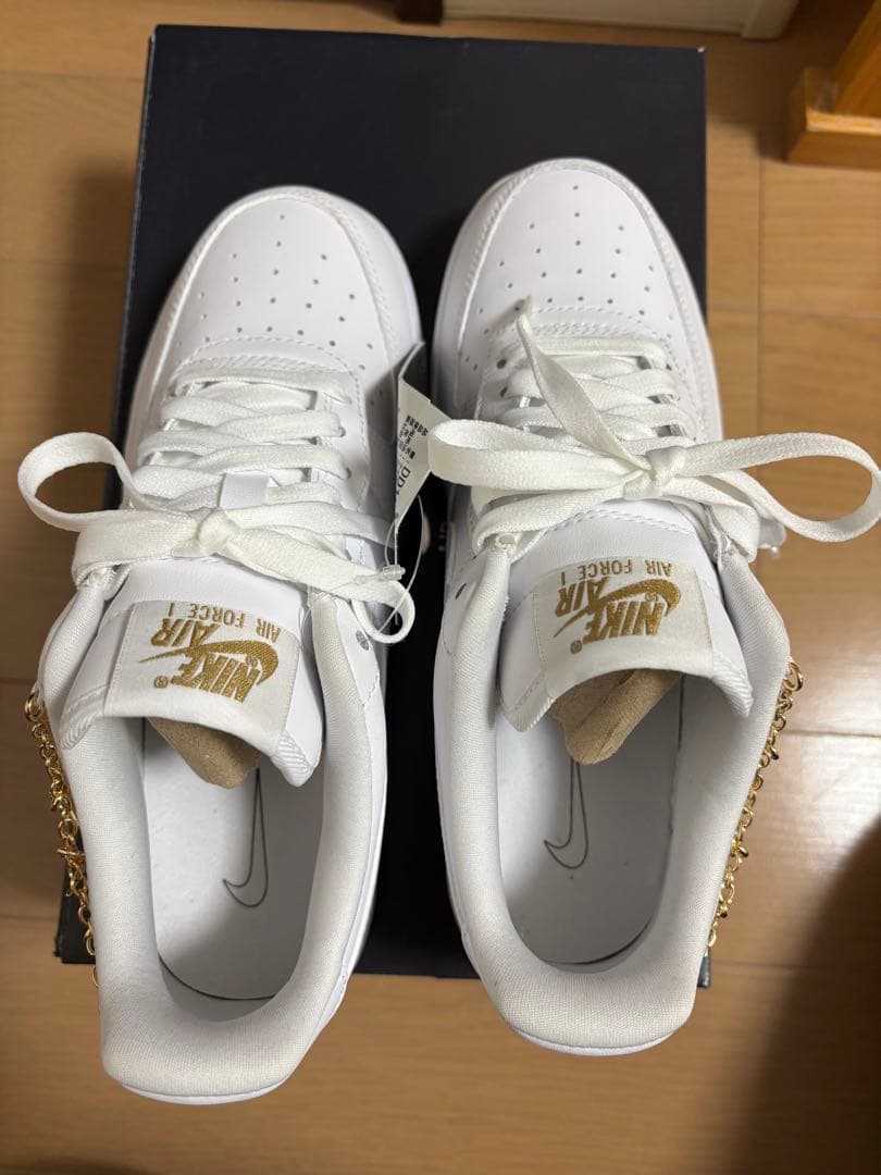 NIKE WMNS AIR FORCE 1 '07 LX ペンダント 24新品