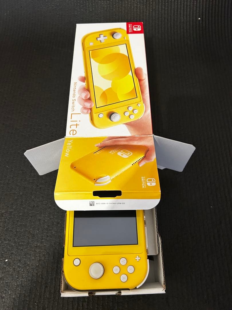 ラ*ー様 Nintendo Switch Lite イエロー 箱付き