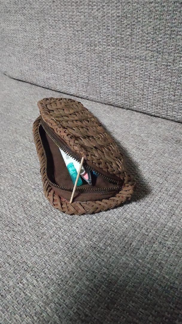 山葡萄のメガネ入れ。ペンケース