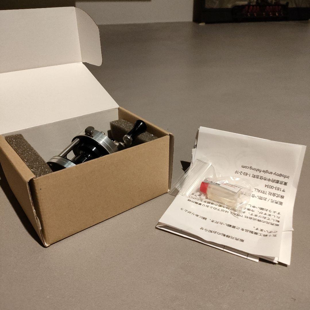 新品　五十鈴　リール　bc420sss シルバー