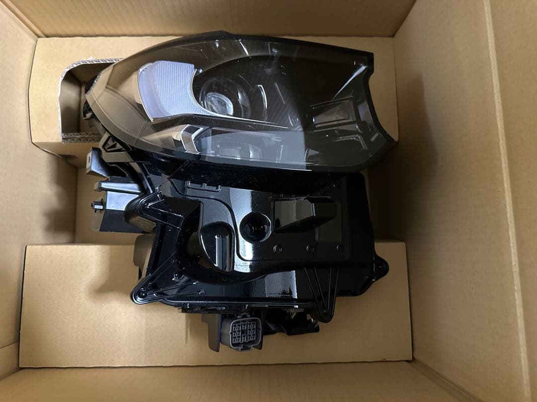 マツダ　CX-60 KH 右ヘッドライト