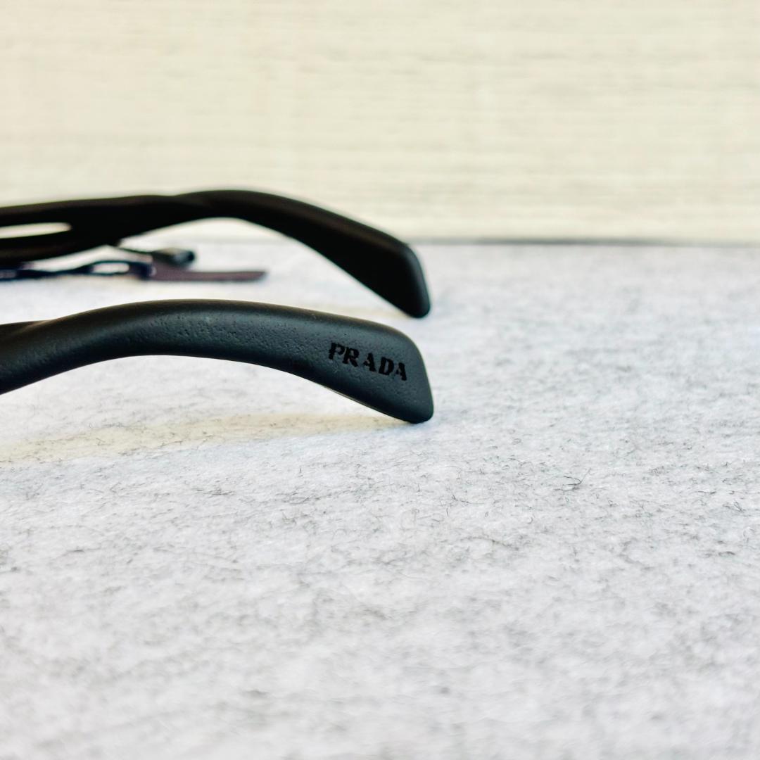 プラダ カチューシャ ヘアバンド　ブラック　ユニセックス　PRADA