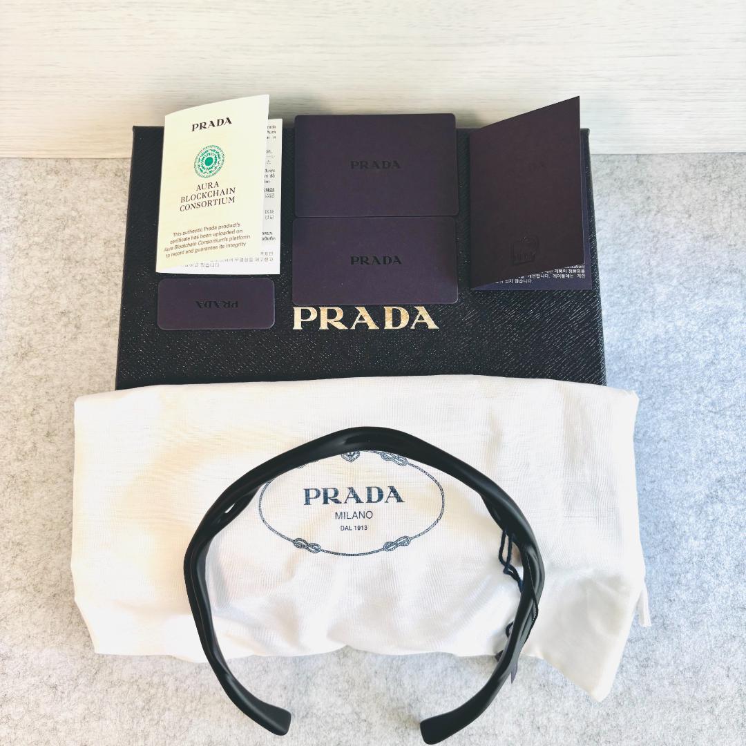 プラダ カチューシャ ヘアバンド　ブラック　ユニセックス　PRADA