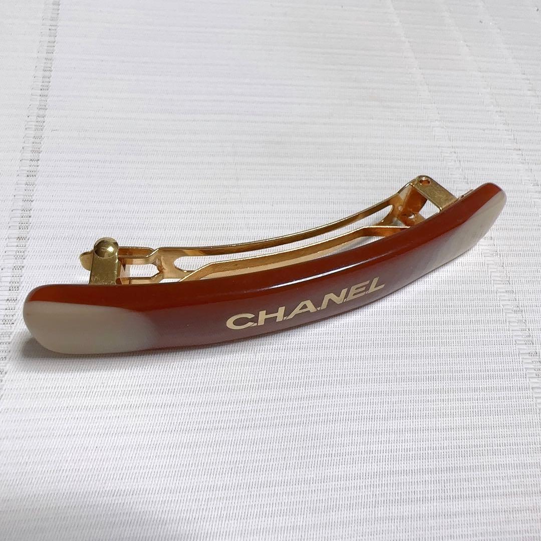 CHANEL シャネル　ロゴ入り　髪留め　バレッタ　ヘアクリップ　美品